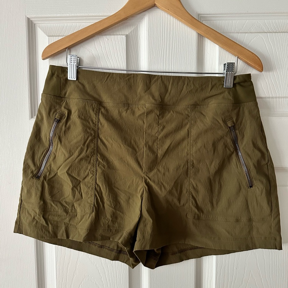 Athleta Trekkie North Shorts